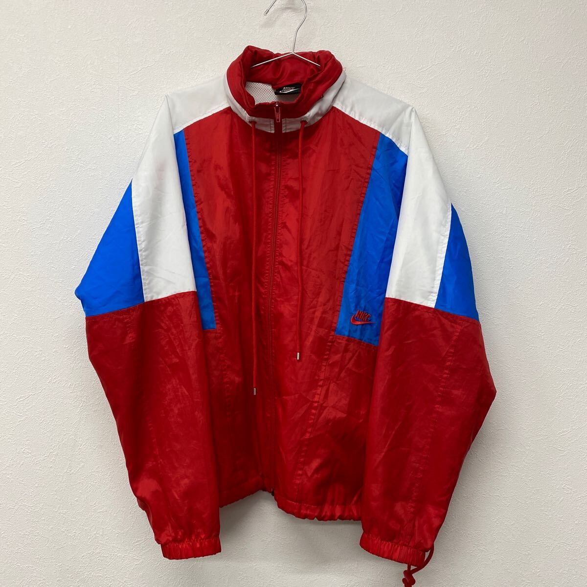 美品NIKE ナイキ メイウェザー 韻マン 着用モデル レア ナイロンジャケットL 赤青 う6拍卖