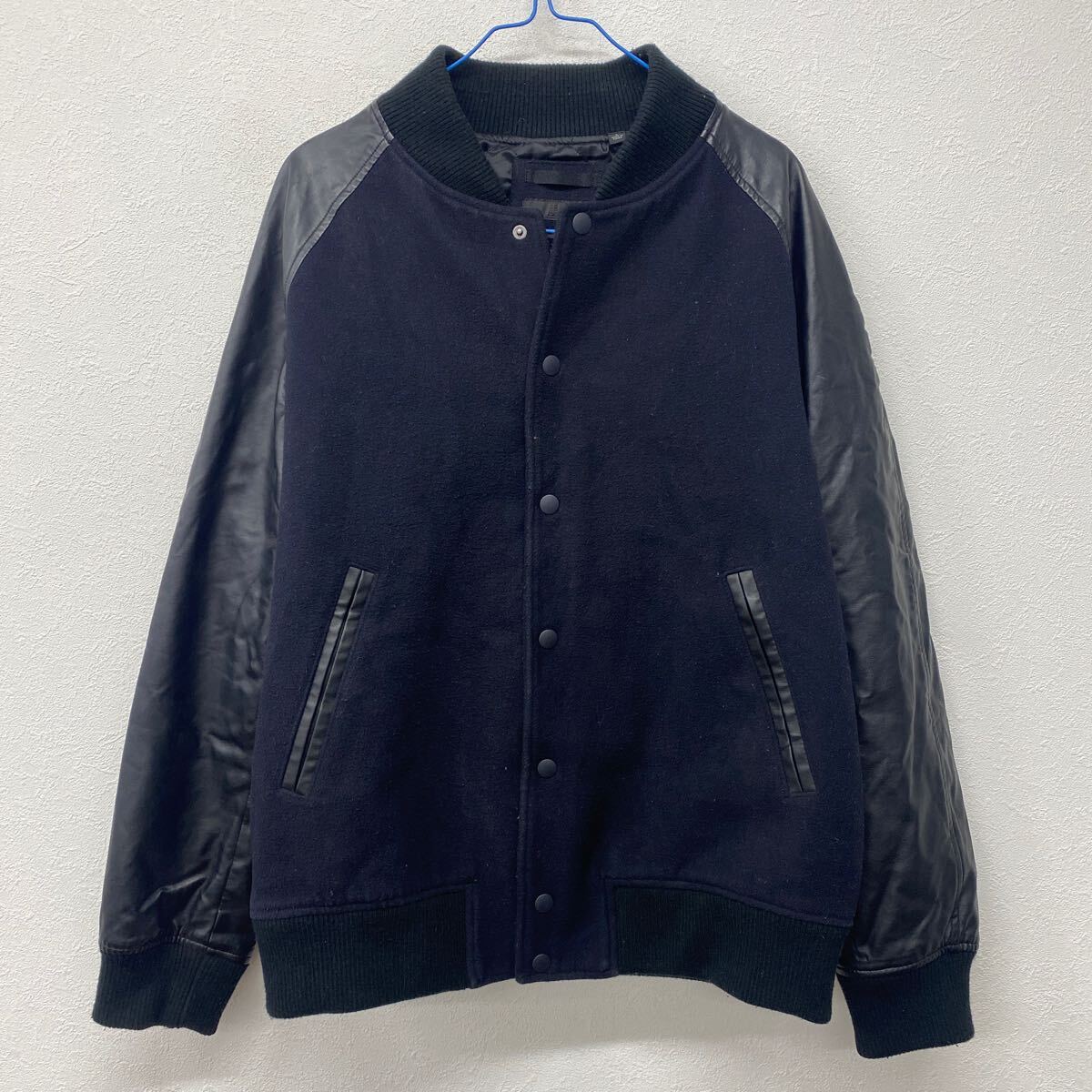 ユニクロ UNIQLO ブラック 黒 ネイビー ブルゾン アウター 袖革 ジャケット 防寒古着 L に12拍卖