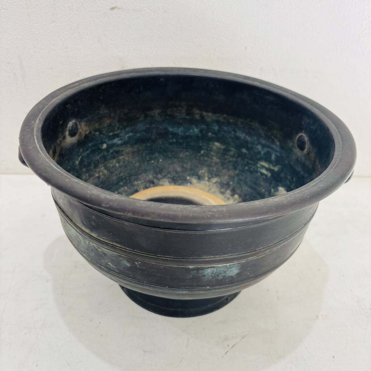 火鉢 囲炉裏 横幅約26cm 奥行約24㎝ 高さ約15㎝ 重量約1.3kg 古民具 茶道具 古道具 レトロ アンティーク 時代物 骨董 NC2295M拍卖