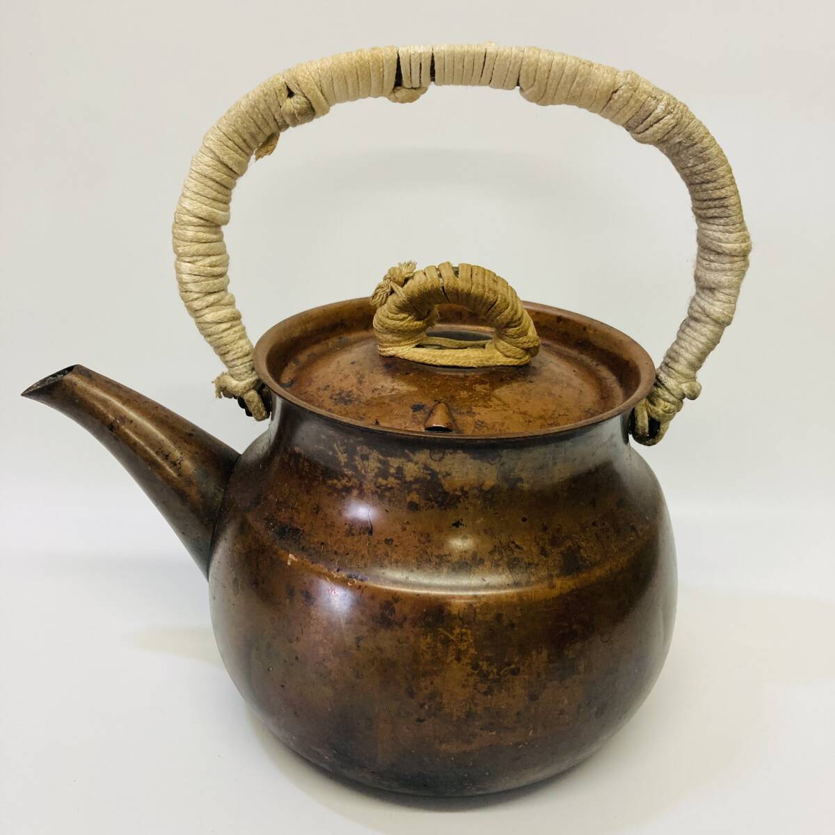 銅製ヤカン やかん ケトル 約1kg 紐巻取っ手 昭和レトロ アンティーク 古道具 ビンテージ インテリア 骨董風 古民具 NC2300E 拍卖