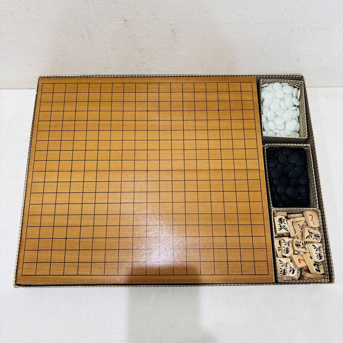 碁将棋両用盤 石駒付 駒40枚 黒180個 白180個 将棋 囲碁 レトロ アンティーク D093M拍卖