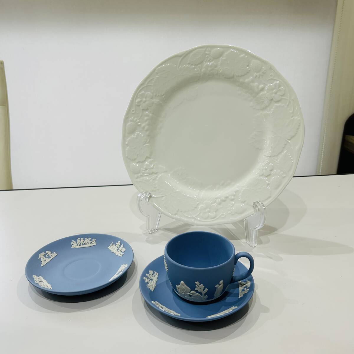 現状品 ウェッジウッド Wedgwood ストロベリー&バイン 大皿 大プレート ジャスパー アンティーク ティーカップ&ソーサ― NC2379 検i拍卖