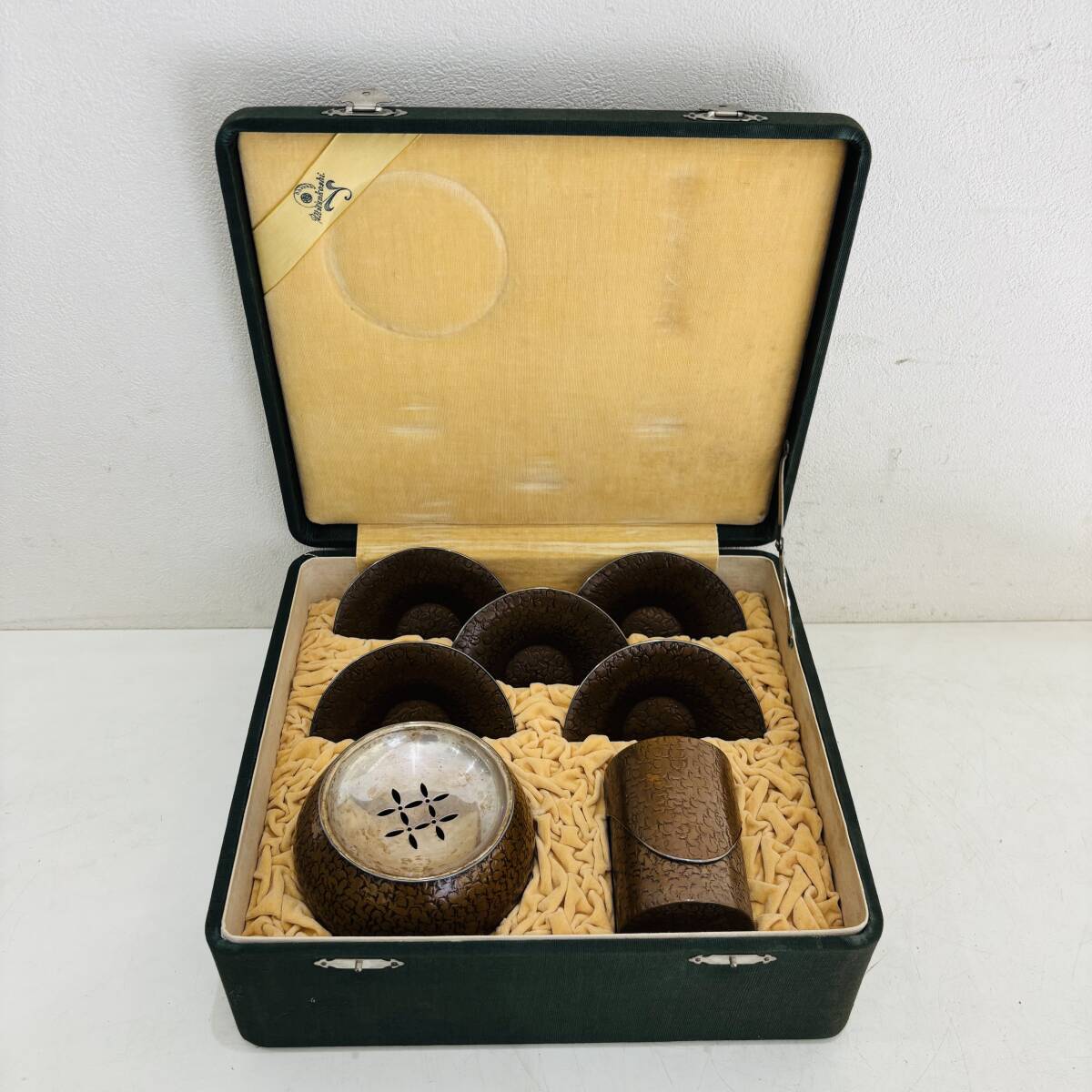 現状品 茶托 5枚 建水 茶筒 セット 茶道具 銅器 重量約788g mitsukoshi 箱入り 保管品 NC2397 検i拍卖