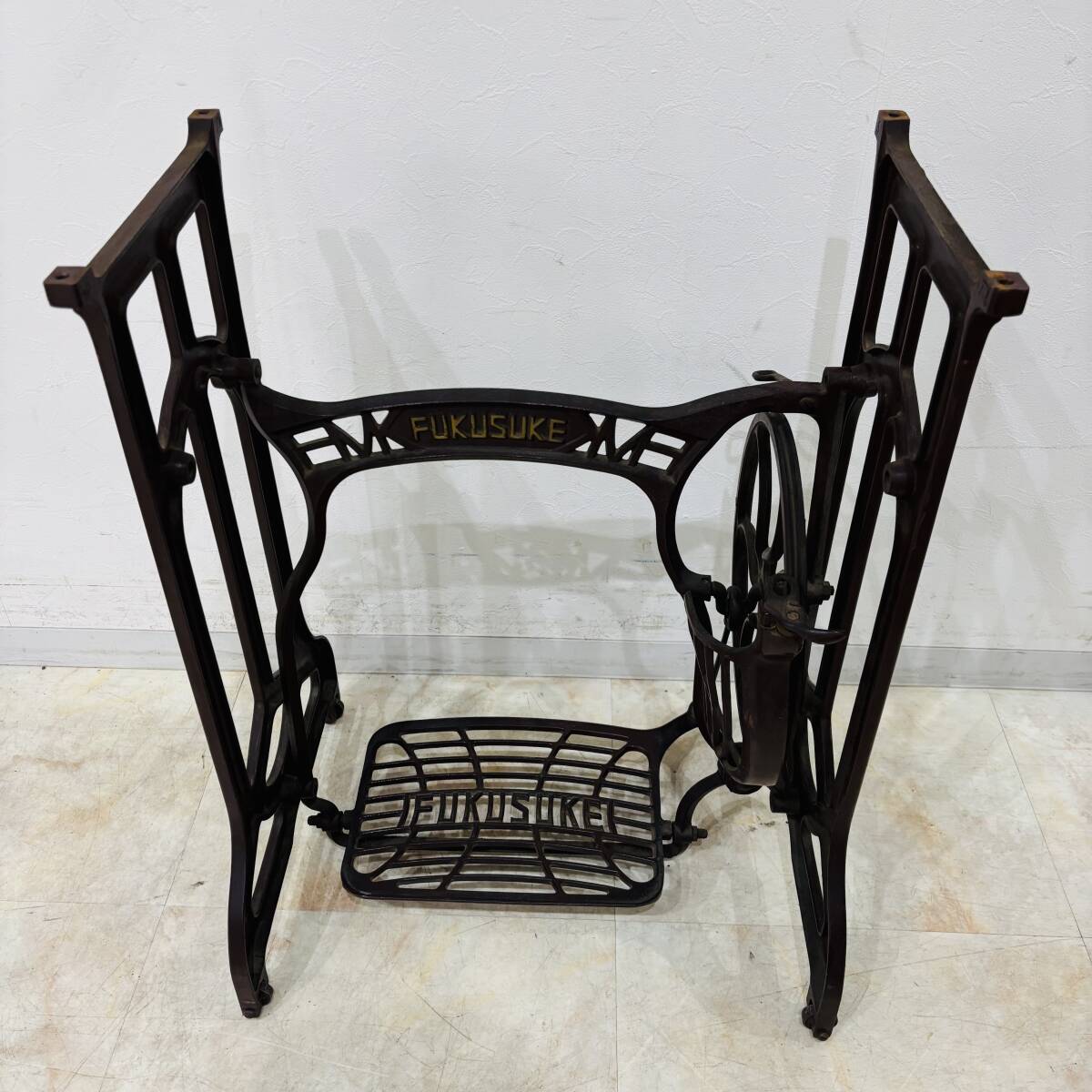 FUKUSUKE 鉄脚 ミシン台 足踏みミシン台 ミシン脚 アンティーク インテリア 昭和レトロ 足踏みミシン 古道具 NC2416M拍卖