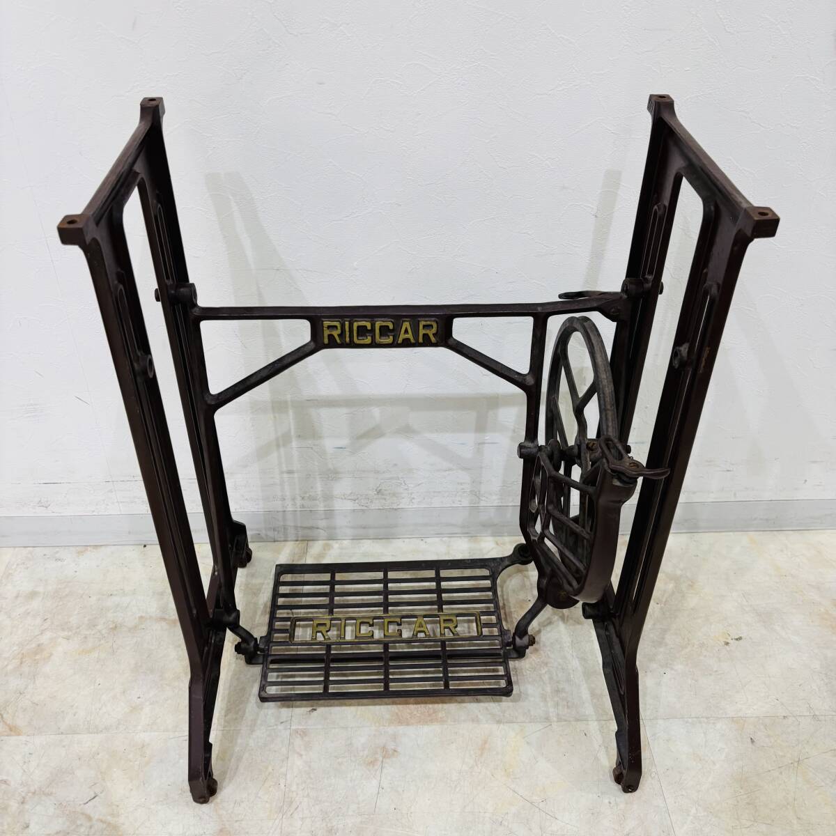 RICCAR リッカー ミシン脚 鉄脚 ミシン台 足踏みミシン台 アンティーク インテリア 昭和レトロ 足踏みミシン 古道具 QA2421M拍卖