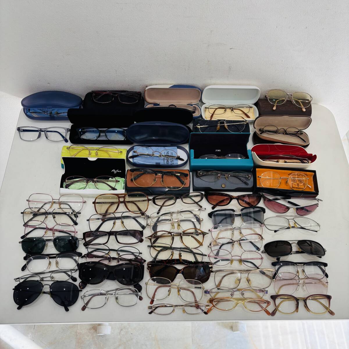 メガネ サングラス 54個 まとめ 眼鏡 黒フレーム べっ甲 ゴールドフレーム ピンクフレーム 他 メガネケース ジャンク on362M拍卖
