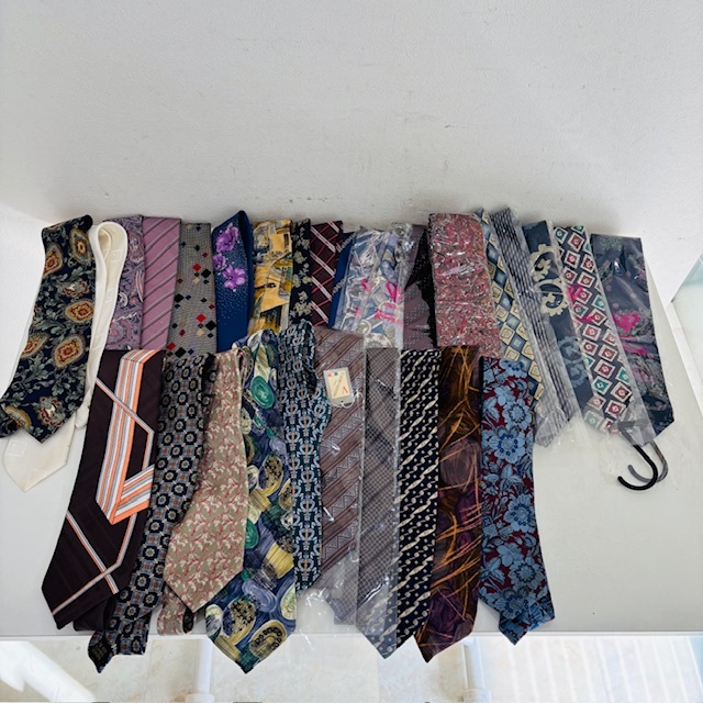 ネクタイ 29本 まとめ GUCCI renoma Chloe Michel Valentino Roberta Baldini PARIS 他 メンズ ファッション 紳士 ビジネス on360M拍卖