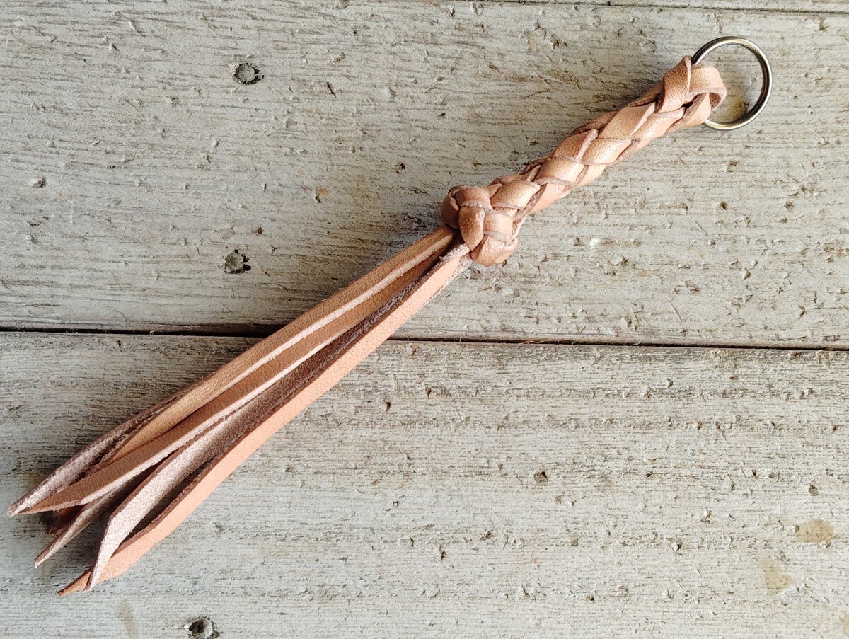 ハンドメイド 本革六つ編みキーホルダー ビンテージ ハーレー バイカー299765567 キーホルダー拍卖