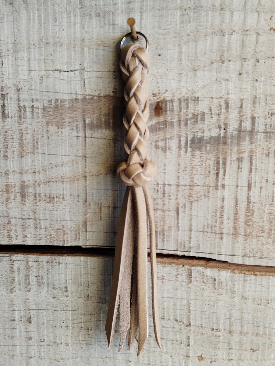 ハンドメイド 牛革 六つ編みキーホルダー  CT125 ハンターカブ スーパーカブ モンキー ダックス ハーレー85668拍卖