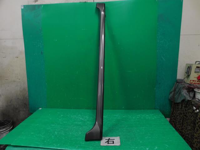 アクア DAA-NHP10 右サイドステップ X-アーバン 1NZ-FXE 1F7 76901-52200-E1拍卖