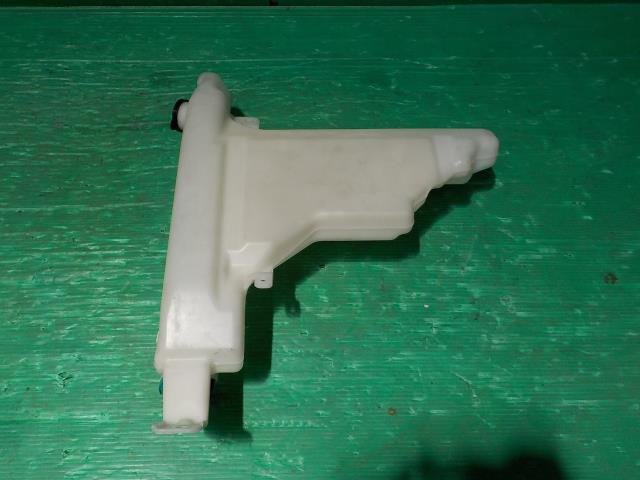 エルフ TRG-NLR85AN ウォッシャータンク フルフラットローHR 2T 24V 4JJ1-TCS 8-98029-135-3拍卖