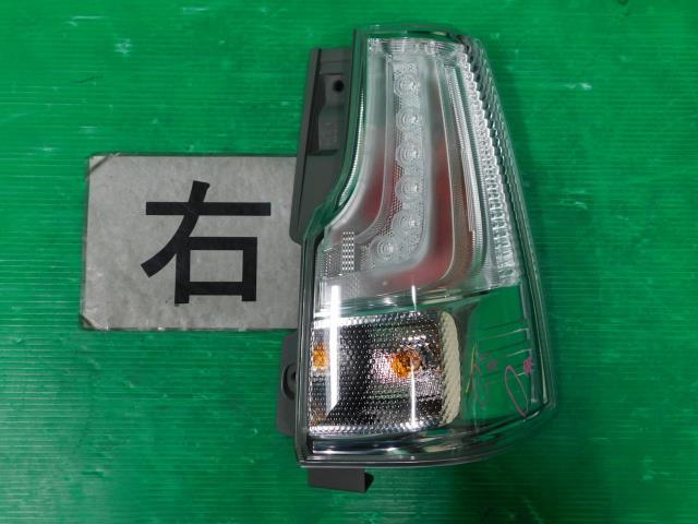 ソリオ DAA-MA36S 右テールランプ BANDITハイブリッドMV K12C ZVR 35650-81PA1拍卖