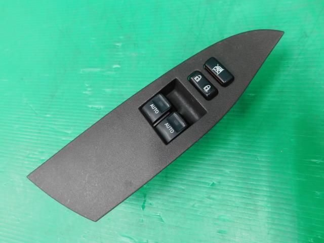iQ DBA-KGJ10 パワーウインドウスイッチ 100X 1KR-FE 1F7 84040-74010拍卖