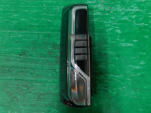 スペーシア DAA-MK53S 左テールランプ カスタム ハイブリッドGS R06A ZVR 35670-79R51拍卖