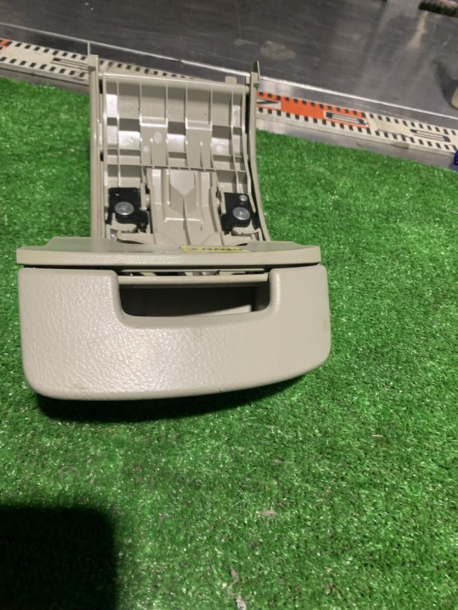 全国送料無料 アイシス ANM10 ANM15 ZNM10 ZGM10 ZGM15 ドリンクホルダー拍卖