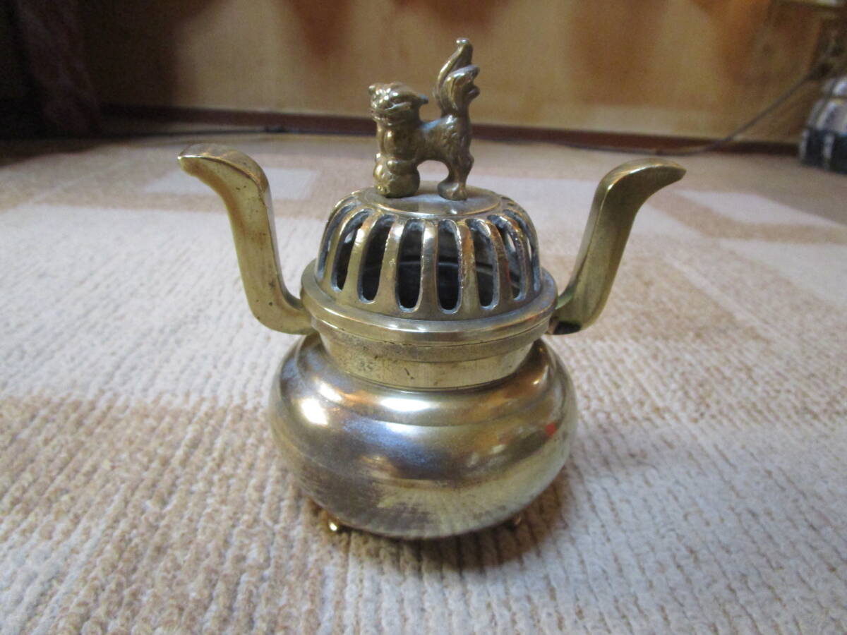 真鍮製 茶道 香道 唐獅子蓋 香炉 少々汚れや小傷有 本体直径約10.5cm蓋直径約8cm蓋付全高約15.3cm重さ約1㎏ ヤマト着払い拍卖