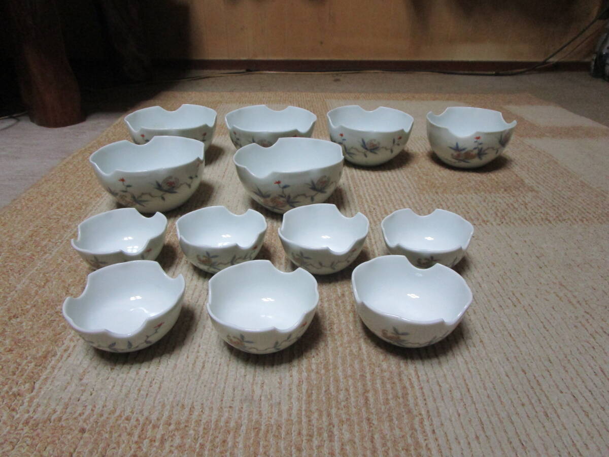 京焼 色絵 花草図 在銘 鉢 小鉢 向付け 大6客無傷小7客1客入有り 画像下にサイズ記載有 追加画像有 ヤマト着払い発送拍卖