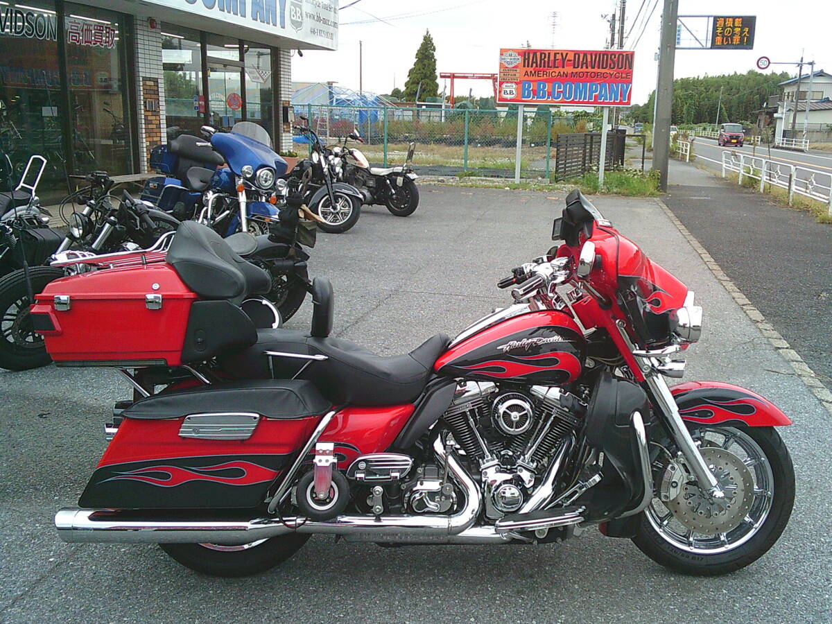 ハーレーダビッドソン CVO FLHTCUSE5 TRIJYA仕様電動補助輪システム付き☆拍卖