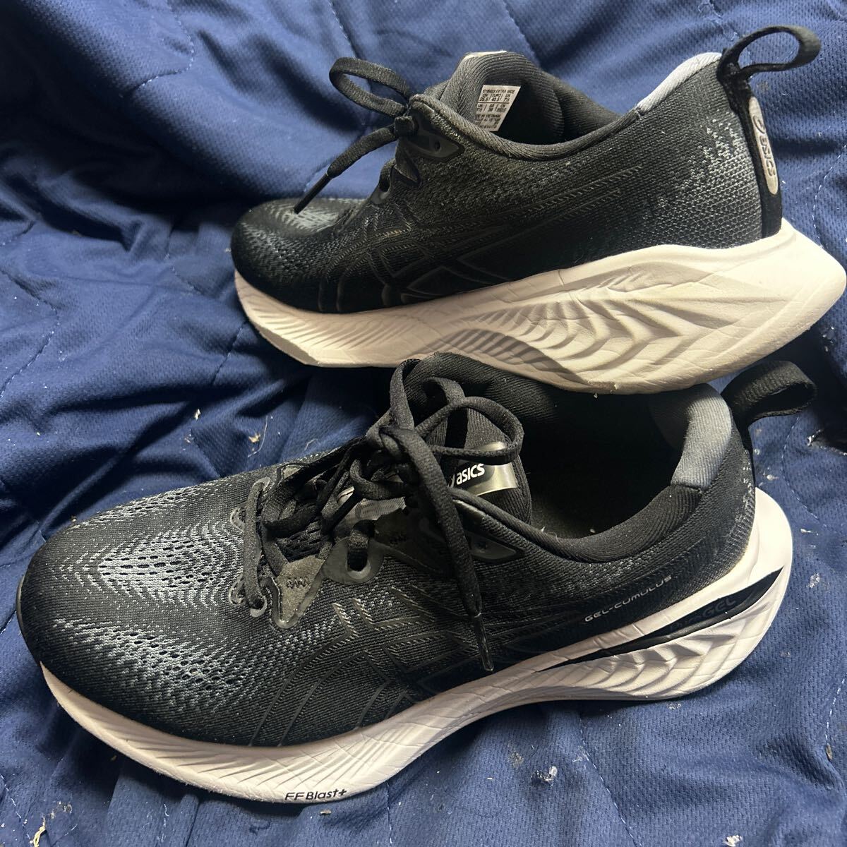 アシックス 軽量厚底ランニングシューズ ゲルニンバス25エクストラワイド幅25.5㎝定価19800円 送料全国600円拍卖