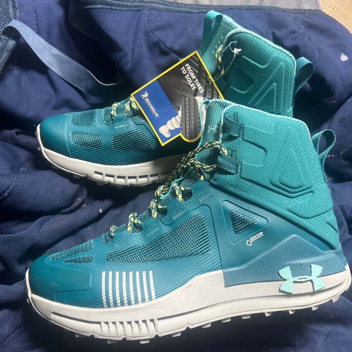 新品激安!アンダーアーマー GORE-TEX 軽量トレッキングシューズ25.5㎝ ミシュランソール定価20900円 送料全国600円拍卖