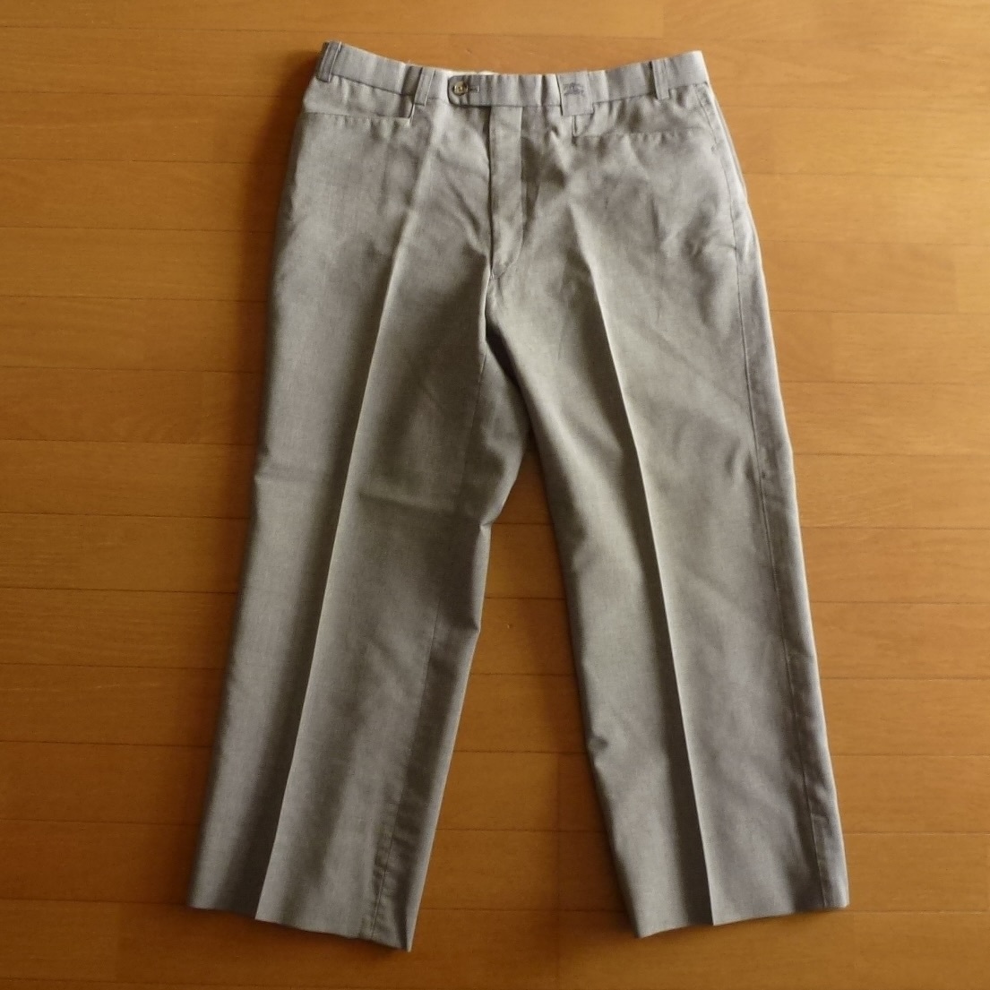 BURBERRY LONDON バーバリー スラックス パンツ ナイト刺繍 グレー 丈短め 即決あり!拍卖