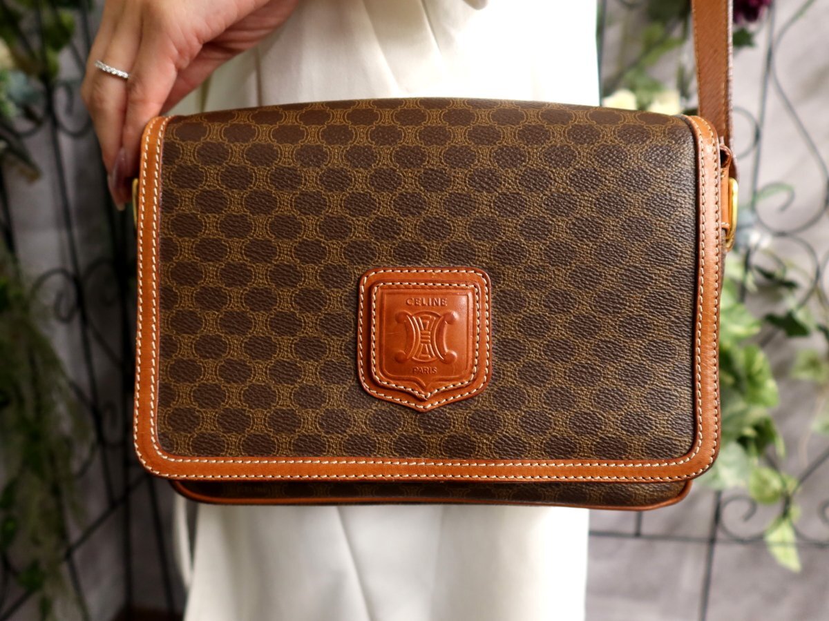 超美品●CELINE セリーヌ●マカダム●ロゴ型押し●PVC カーフ レザー 本革●ショルダー バッグ●ブラウン キャメル●ヴィンテージ●Js61683拍卖
