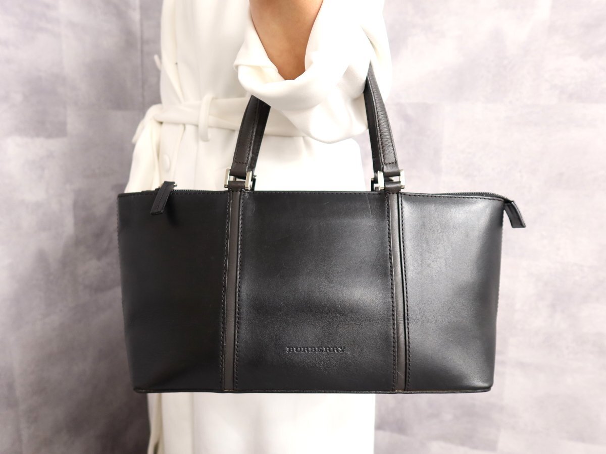 ●超美品●BURBERRY バーバリー●内ノバチェック●カーフ レザー 本革●ハンド バッグ●黒 ダークブラウン●シルバー金具●腕掛け●Js61931拍卖