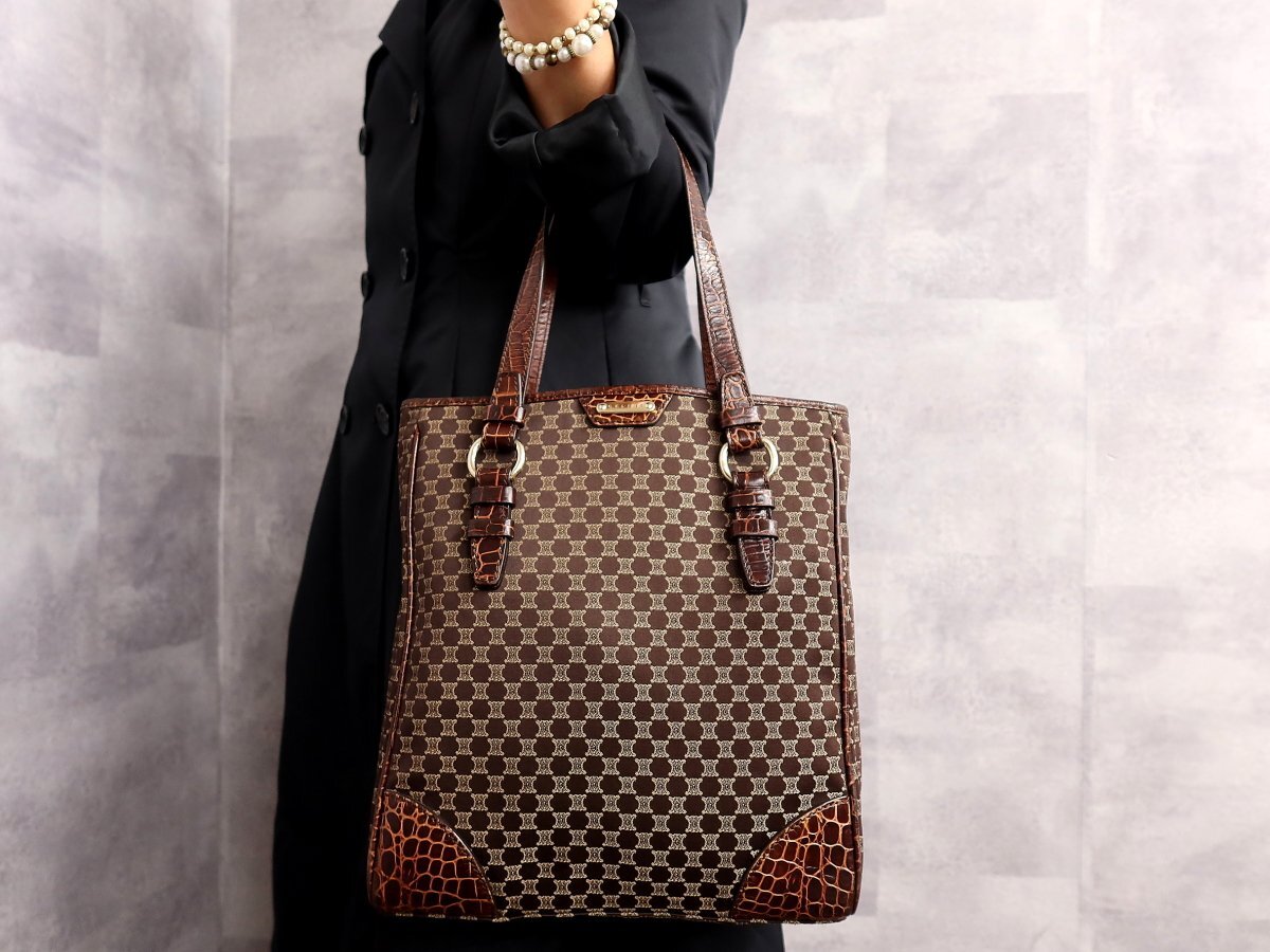 ●美品●セリーヌ●マカダム●キャンバス クロコダイル 型押し レザー 本革●トート バッグ●ブラウン ベージュ●G金具●B5 収納●Js62027拍卖