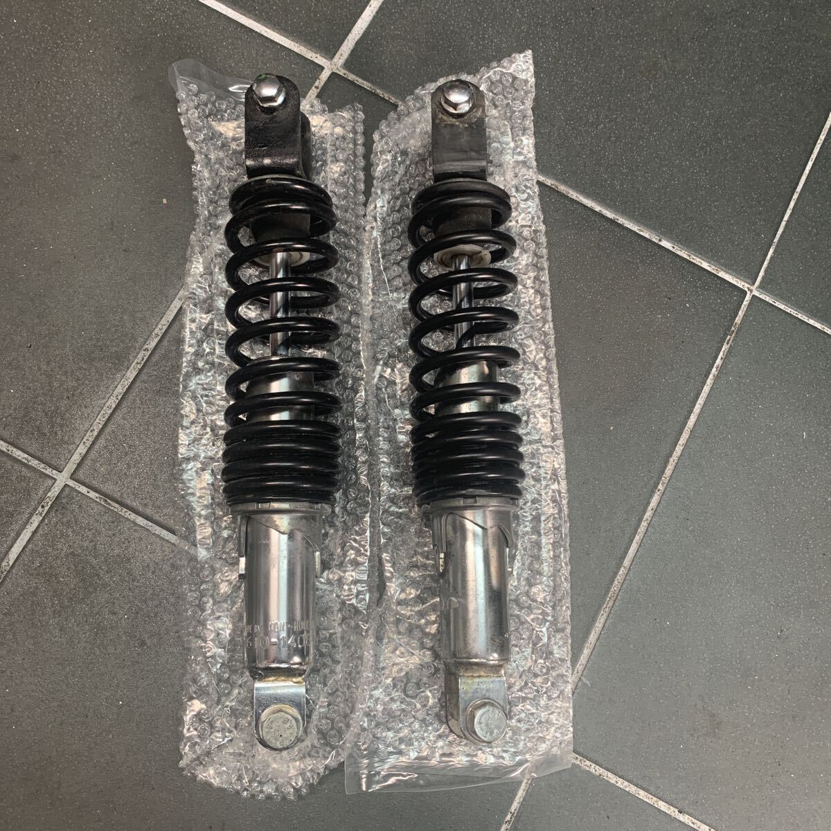 CB250T CB400T CB250N CB400N スーパーホーク リアサス KONI コニー 当時物 リアショック 鉄ボディ 希少 レア CBX400F GS400拍卖