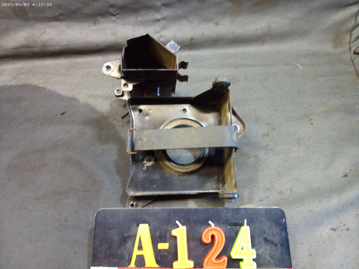 当時物のヤマハのHS1から外しました。バッテリーケース純正品ゴムベルト付き拍卖