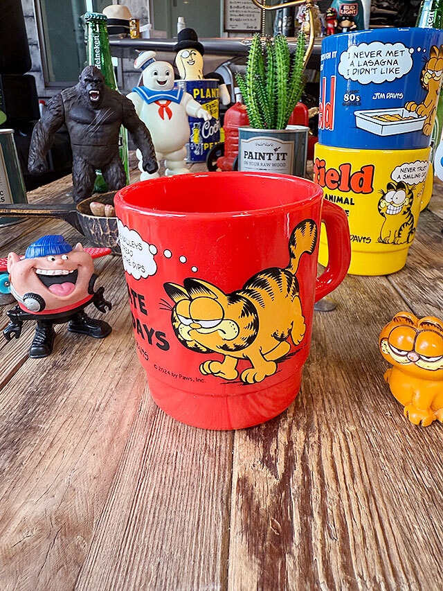 ガーフィールド スタッキングマグ 330ml (レッド) プラスチック製マグカップ ■ アメリカン雑貨 アメリカ雑貨拍卖