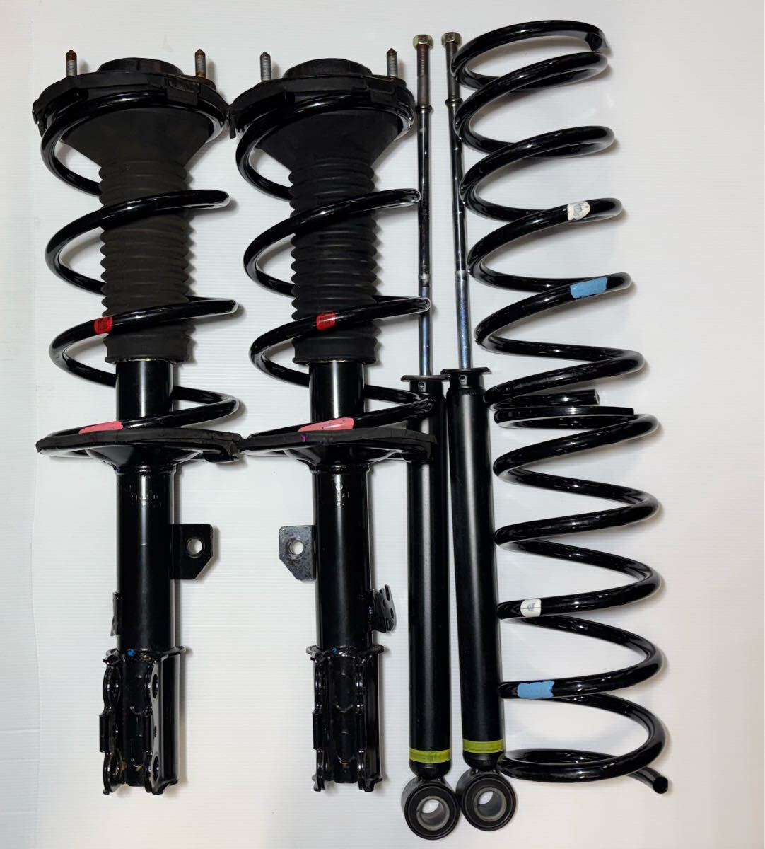 AZR60G 60 ノア ヴォクシー 純正 サスペンションキット サスキット ショック アブソーバー バネ 純正サス トヨタ ボクシー拍卖