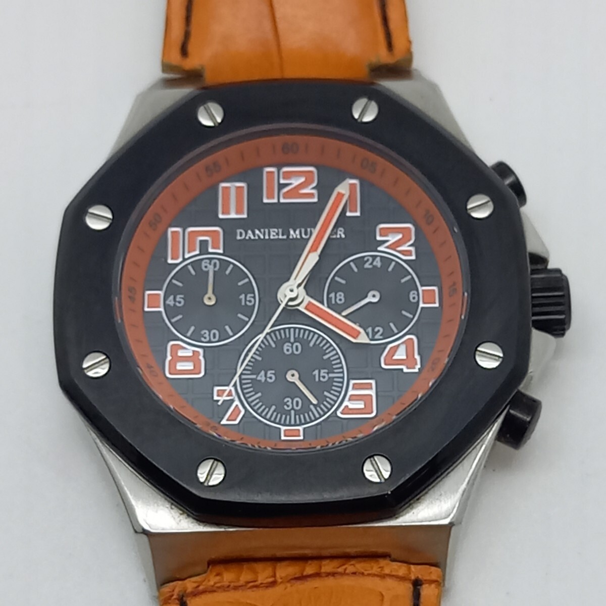 訳あり現状品 500本限定 ダニエルミュラー DM-2042 QZ 黒文字盤 クロノグラフ ラウンド アラビア メンズ腕時計拍卖