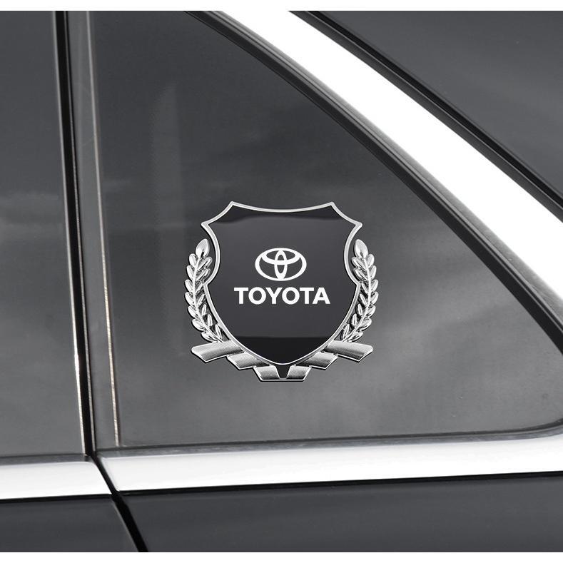 トヨタ ステッカー 車ロゴ エンブレム 3D立体 金属製 デカール 防水 両面テープ付き 簡単貼り付け 車の装飾 1枚 4色選択可拍卖