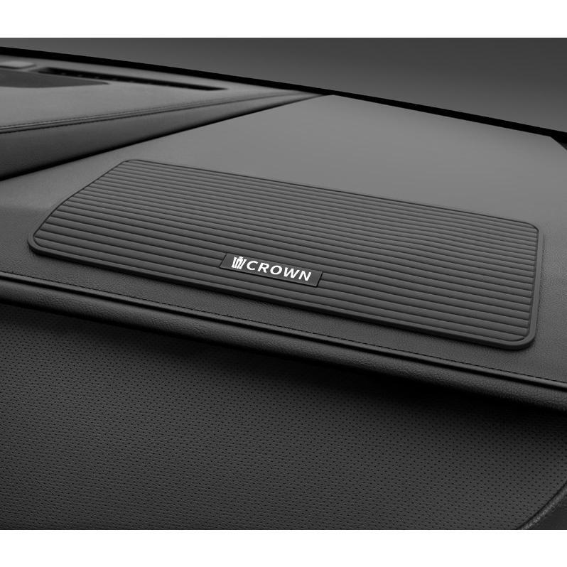 クラウン CROWN 滑り止めパッド 車のダッシュボード粘着パッド 車ロゴあり メタルロゴ 車内アクセサリー 置物パッド 5色選択拍卖
