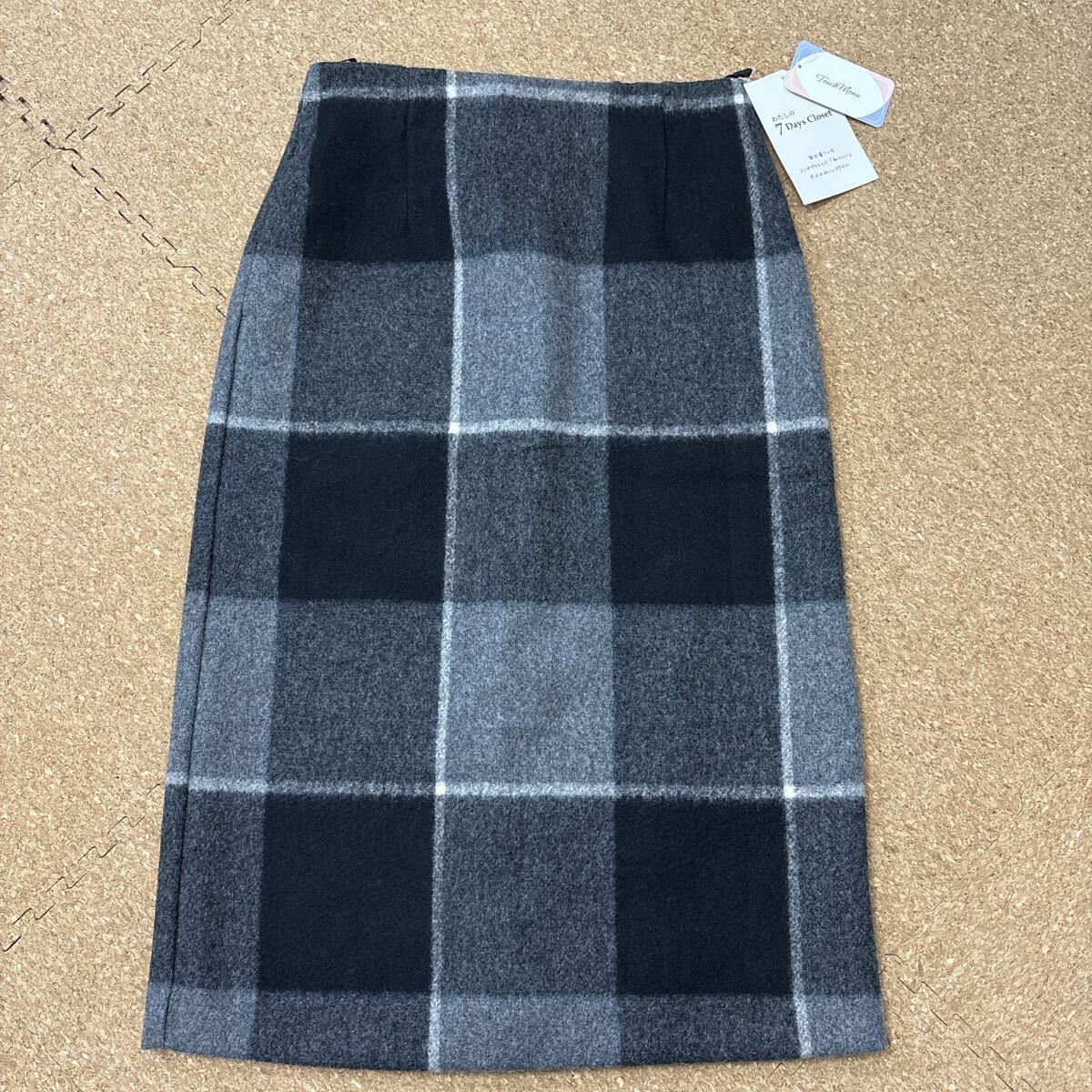 新品未使用タグ付き ロングタイトスカート  チェック柄 冬用拍卖