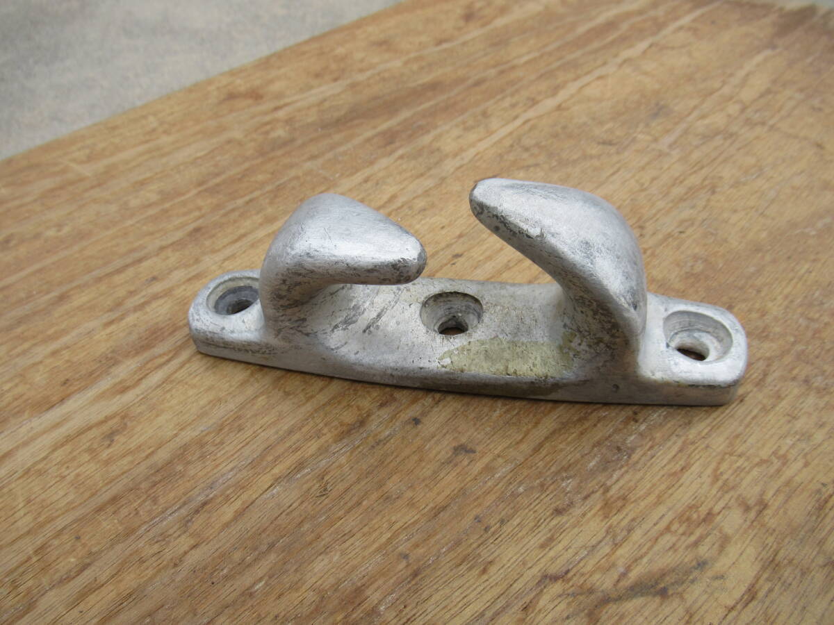 アルミ製 スキーニーバウチョック クリート 約15cm×約3.5cm×約4.5cm(高さ) 中拍卖