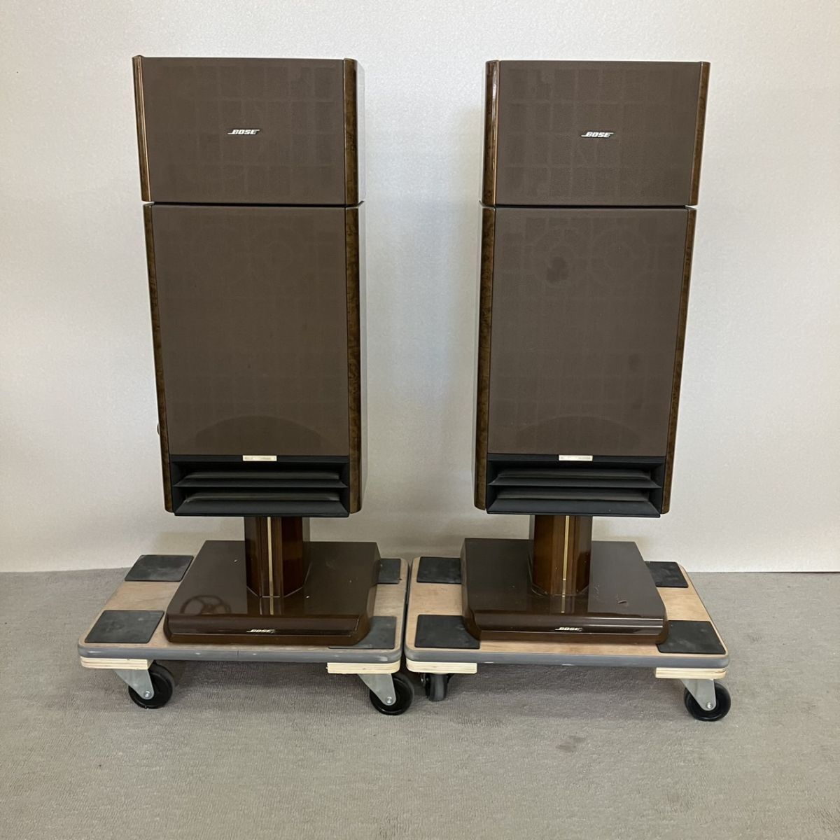 H715-T28-92 BOSE ボーズ 121/242 ペア スピーカーシステム ブックシェルフ型 スピーカー スタンドセット 音響 オーディオ TB拍卖