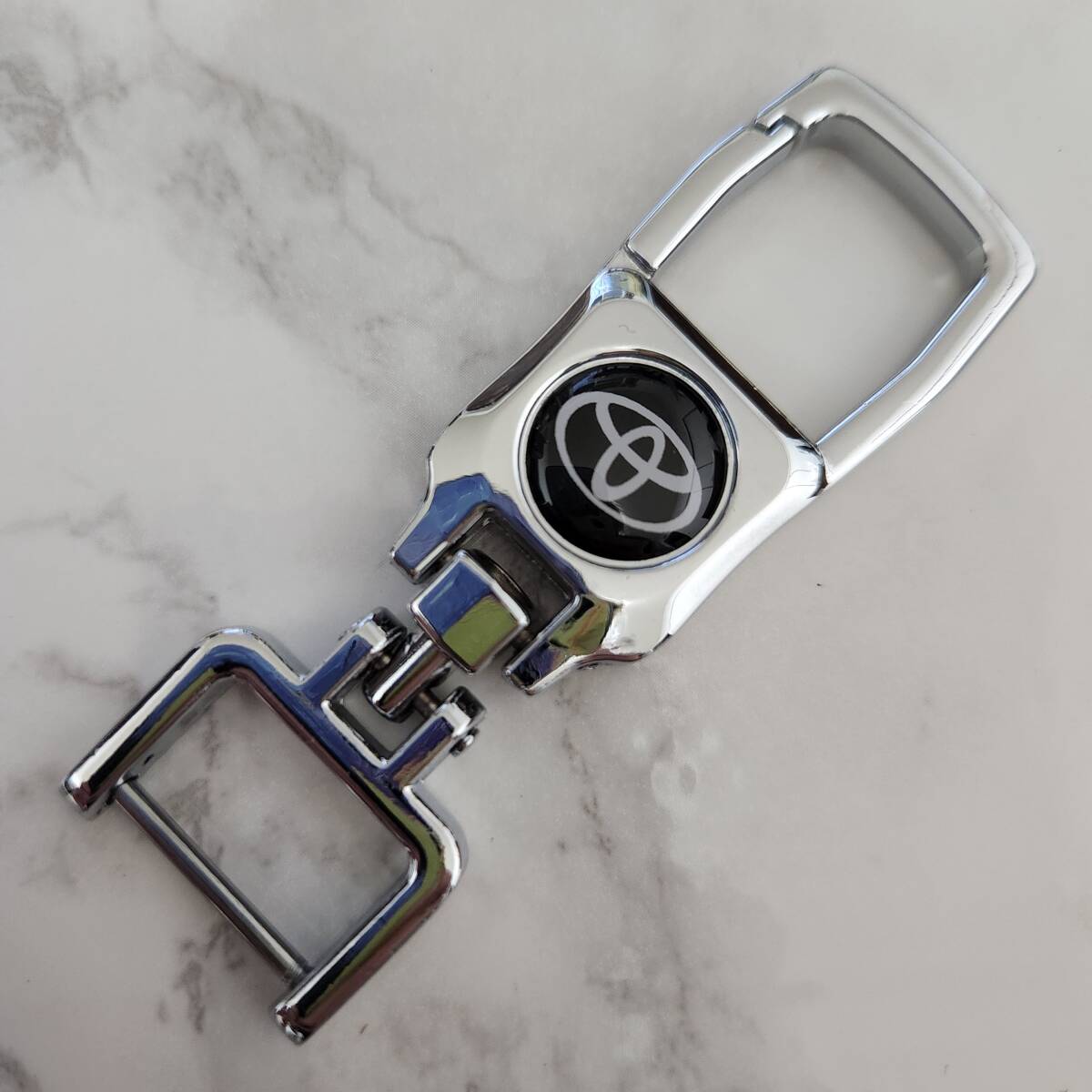 TOYOTA カラビナ付き メタルキーホルダー拍卖