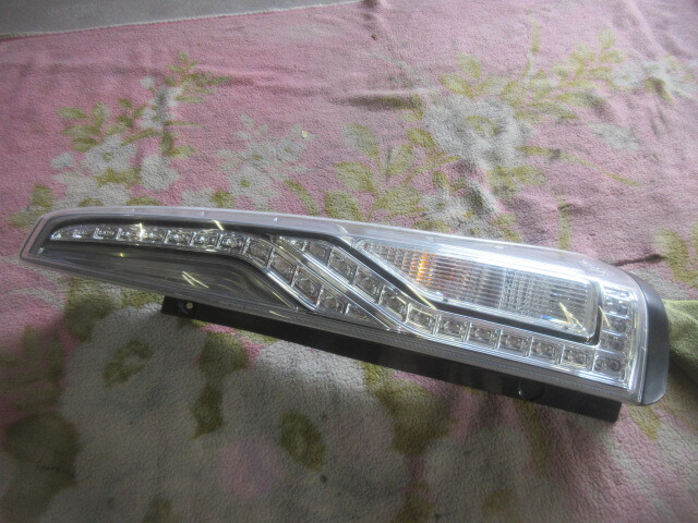 ★R7A9304 HFC26 セレナ 純正右テール 点灯確認済 コイト220-23682 綺麗 後期 修理やストック等に拍卖