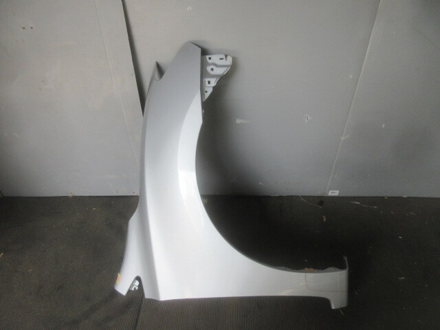 ★R7Y263 TB17 シルフィ 純正右フェンダー 綺麗 修理やストック等に拍卖