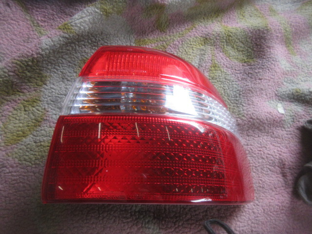 ★R7A9353 AE110 カローラ 純正右テール 後期 コイト12-442 修理やストック等に拍卖