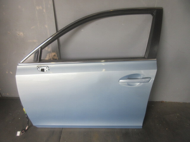 ★R7Y311 ZWA10 レクサスCT200 純正左フロントドア 水没車 修理やストック等に拍卖