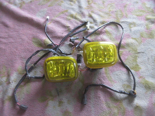 ★R7A9435 TT2 サンバー 純正フォグランプ 黄色 スイッチ付き 修理やストック等に拍卖