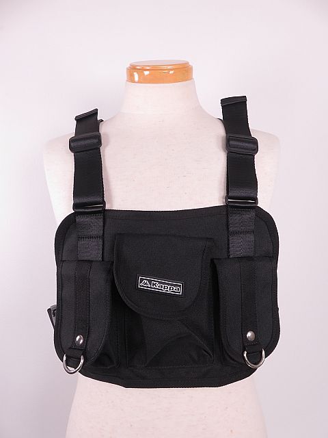 【送料無料】美品 Kappa カッパ ランニングリュック ポーチ 黒 4箇所ポケット拍卖