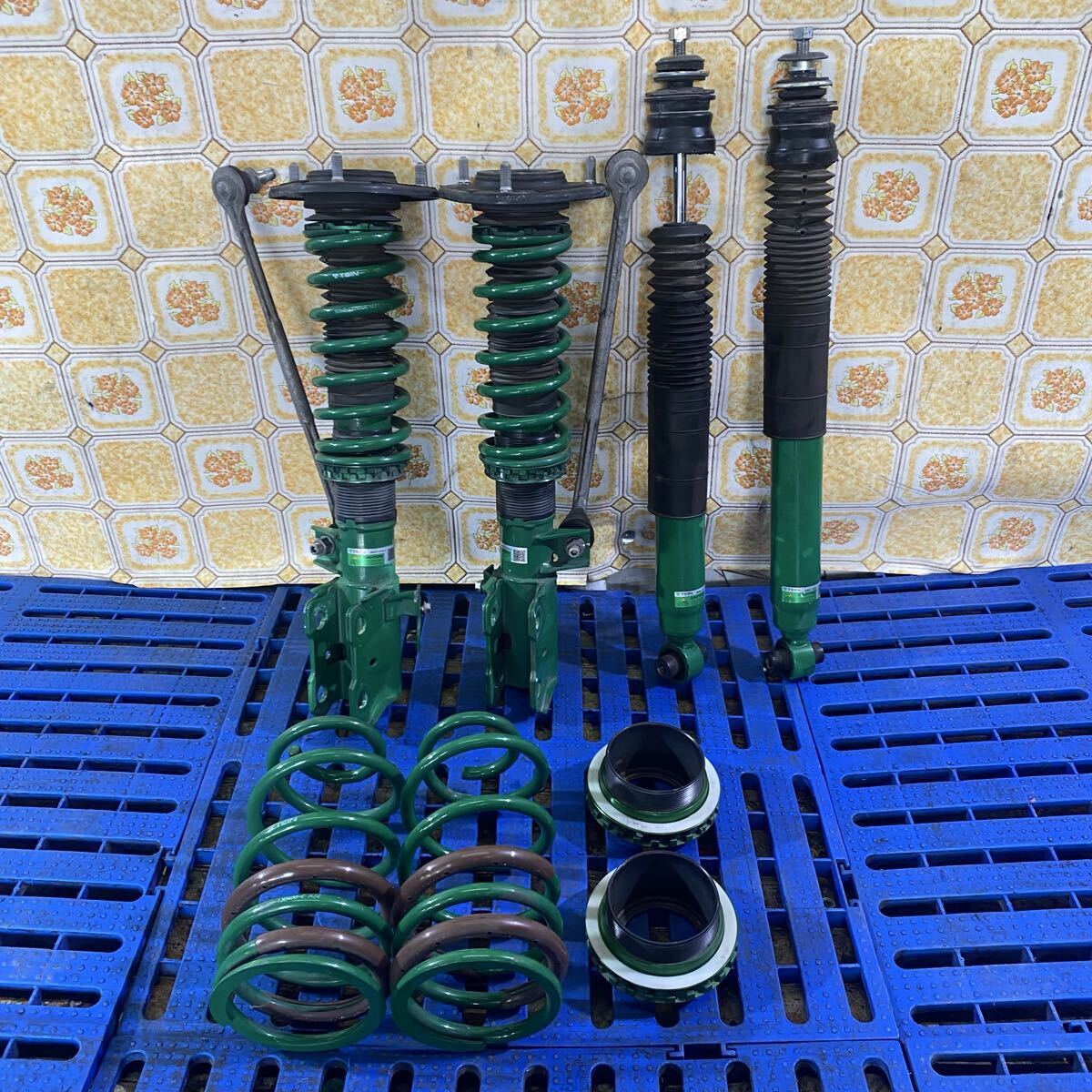 プリウス 30 PRIUS 《ZVW30》 TEIN テイン  車高調  サスペンション G8Q18-12746L/R G8Q09-12531 13-10-25拍卖