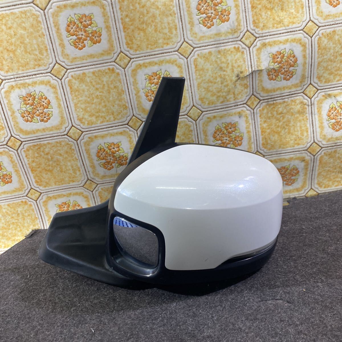 Nボックス エヌボックス N BOX《JF3 JF4》左ドアミラー 左サイドミラー ドアミラー サイドミラー 左 L 7P 24-10-25 《色 NH883P》拍卖