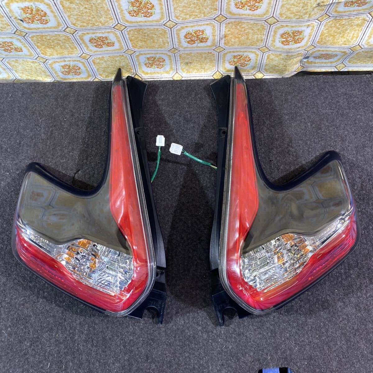 ジューク JUKE 《F15 YF15》右左セット テールライト テールランプ 右テールランプ 左テールランプ TailLight 右 左 L R 29-10-25拍卖