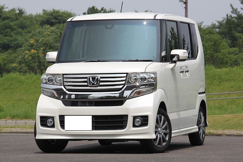 H27 N BOX カスタム ターボSSパッケージ 純正ナビ/両側パワスラ/スマートキー/ディスチャージライト/リアスポ/車検たっぷりR9.9月迄!!拍卖