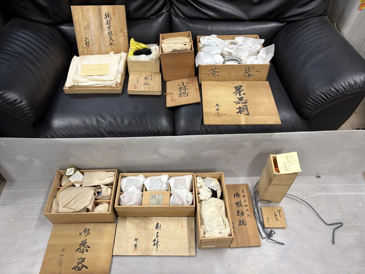 【 8箱まとめて】木箱 和食器 伝統工芸 茶道具 陶器 引き出物 引出物 贈答品 皿 銘々皿 壺 骨董 焼物 桐箱 転売にも セット 大量(小80拍卖